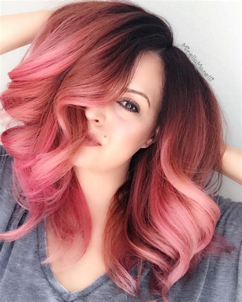 Whether you're a brunette looking for a big change or a blonde looking just to add that rosy hue, you'll certainly turn heads with rose gold hair. Rose Gold Hair Instagram photo by @mirellamanelli • 3,803 likes | Hair styles, Hair beauty, Pink ...