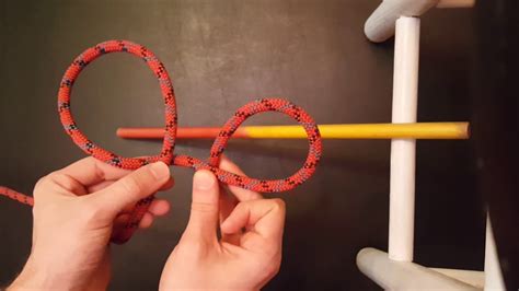 How To Tie A Clove Hitch Two Different Ways Youtube