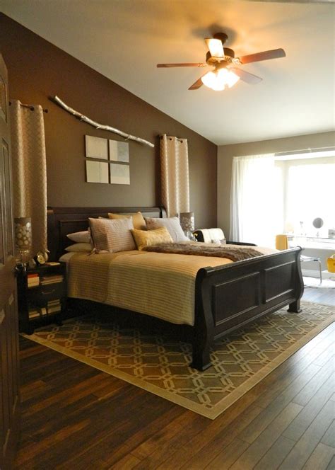 15 Master Bedrooms With Hardwood Flooring