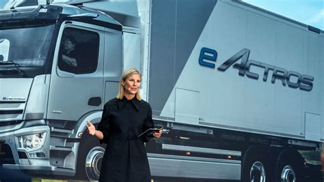 Karin R Dstr M Soll Daimlers Trucks Auf Elektromobilit T Trimmen Der