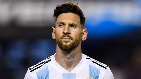 He has won the fifa ballon d'or 6 times (four of them consecutively) and a 2008 olympic gold medal winner with the argentina olympic football team. ¿Cuanto dinero tiene Lionel Messi? : 5 datos de su Fortuna ...