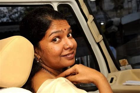 DMK MP Kanimozhi Smiles While Smashing Sexist Question