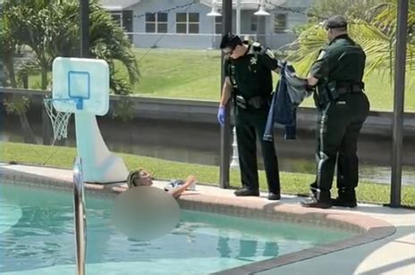 Naked Florida Woman 42 Busted For Skinny Dipping In Stranger S Pool