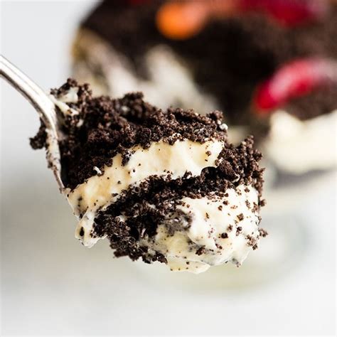 Can any dessert have too much sweet? This Easy Dirt Cake Recipe (Oreo Dirt Pudding) is one of ...