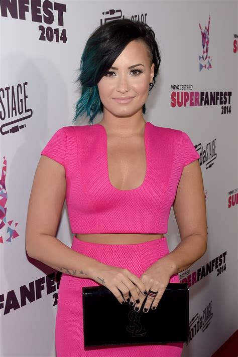 Demi lovato pink blond hair short hair purple underneath - Google Search (With images ...