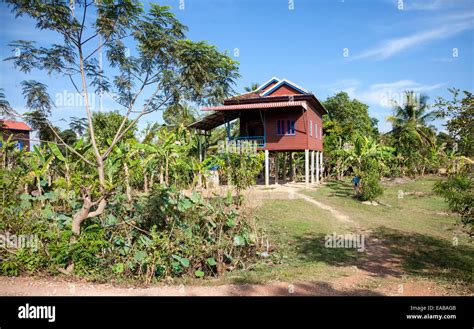 Cambodian House Hi Res Stock Photography And Images Alamy