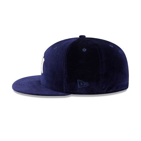 Official New Era Velvet New York Yankees 59fifty Fitted Cap B99121224