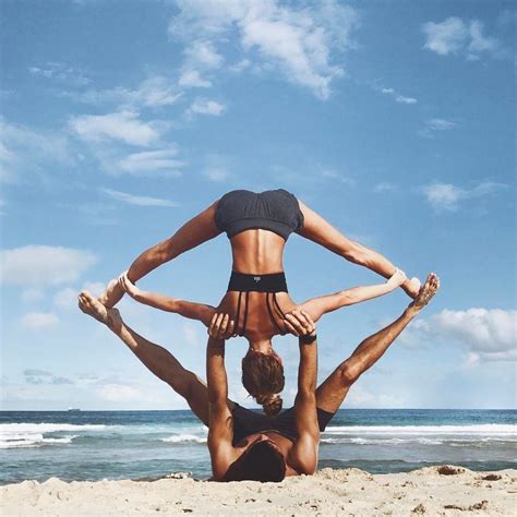 Beach Acro Yoga Amzn To Spju T Couples Yoga Poses Partner Yoga