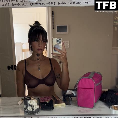 Gabbie Hanna Flashes Her Nude Tits Photos Thefappening