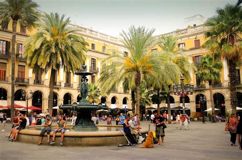 Barcelona En Un Día Qué Ver Itinerario Los Traveleros