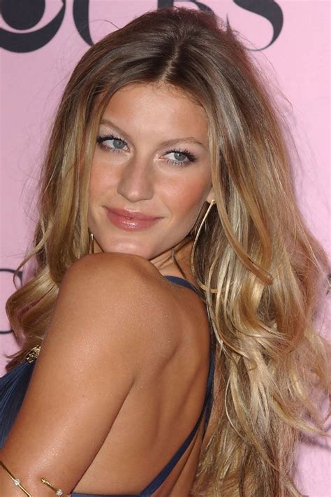 Gisele Bündchens 10 Best Hair And Makeup Looks Gisele Hair Cool Hairstyles Gisele Bundchen Hair