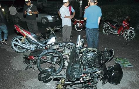 Kemalangan Jalan Raya 3 Remaja Maut Rempit