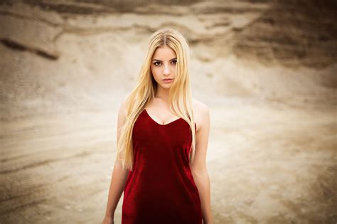 Blonde Girl Red Velvet Dress 4k Hd Girls 4k Wallpapers Images Backgrounds Photos And Pictures