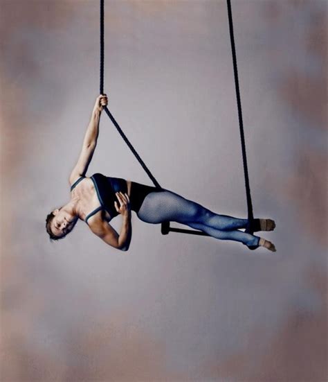 Trapeze Move I Would Like To Learn Aerial Yoga Poses Aerial Acrobatics