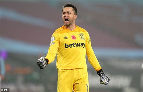 West Ham Goalkeeper Lukasz Fabianski Signs New One Year Contract With