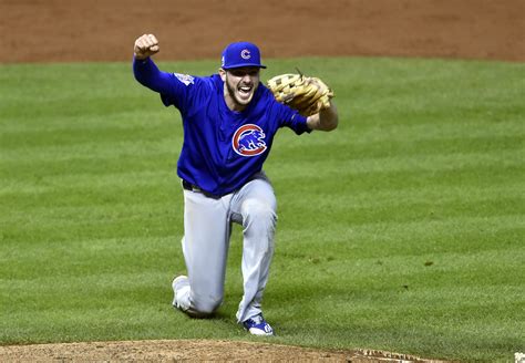 7 Incredible Photos Of The Moment That The Chicago Cubs Won The World Series For The Win