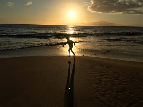 Padang padang and uluwatu to the left, dreamland and balangan to the right. Sun, Surf and Sand in Maui - Amazing Kidventures