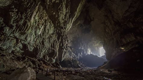 Cave In China Now Considered Worlds Largest