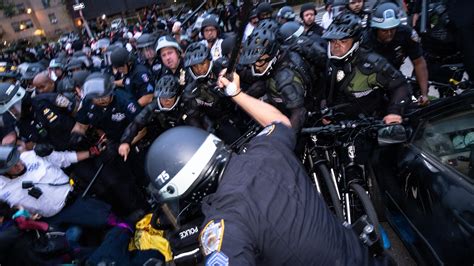 New York Will Pay Millions To Protesters Violently Corralled By Police The New York Times