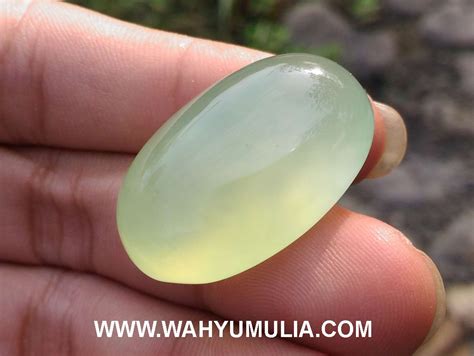 Batu bacan palamea umumnya memiliki satu warna hijau muda cerah. Batu Anggur Hijau Big Size (kode:386) - Wahyu Mulia