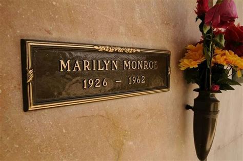 Marilyn Monroe Famous Graves Famous Tombstones Grave