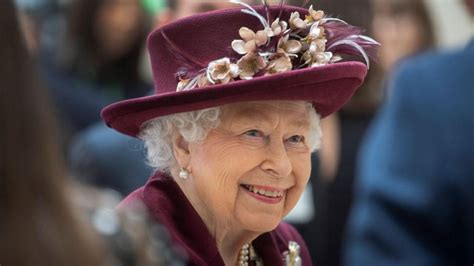 Queen elizabeth ii was born on april 21, 1926 in 17 bruton street, mayfair, london, england as elizabeth alexandra mary windsor (her. La reine Elizabeth II devrait rester confinée à Windsor ...