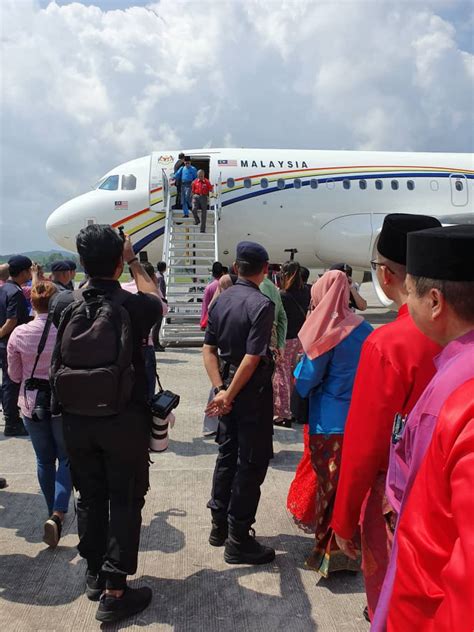 Malaysia practices a system of government based on constitutional monarchy and parliamentary democracy at two levels, federal and state levels. Party function, government jet…mana Latheefa Koya ...