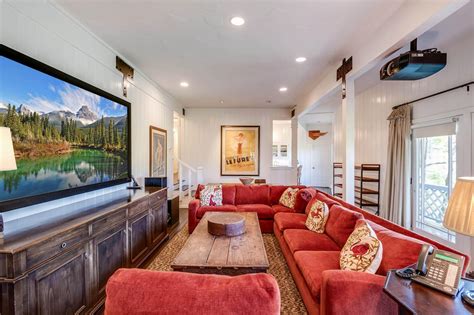 Brooke Shields Unloads Longtime Canyon View Home For 74m