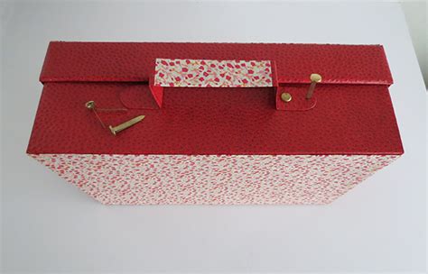How To Make A Little Cardboard Suitcase Craft Projects Cardboard
