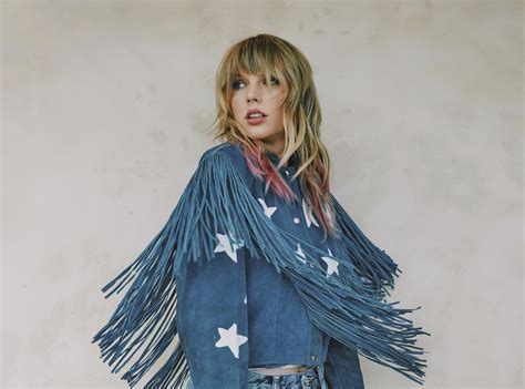 Happy, free, confused and lonely at the same time. Pictures Of Taylor Swift In Tight Blue Jeans - Taylor Swift S Style 15 Times The Me Singer ...