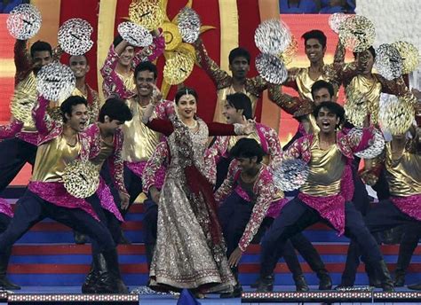 Aishwarya Rai Bachchan Enthralls Mumbai At Isl 2015 Opening Ceremony