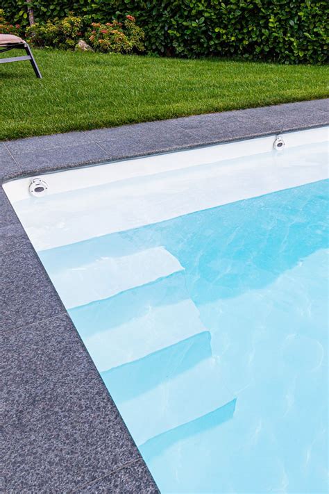 Wer eine pooltreppe gemauert hat, sollte diese ebenfalls befüllen und verputzen. Pooltreppe Mauern / Pooltreppe Mal Anders Oder Auch Nicht ...