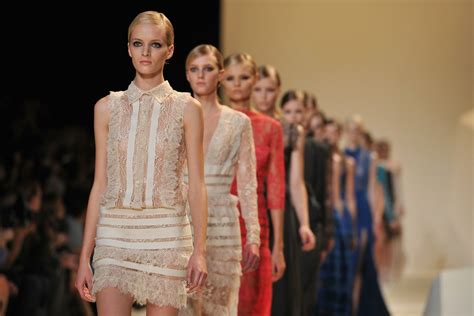 France Cracks Down On Anorexia By Banning Super Skinny Models From