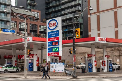 Canadas Biggest Gas Station Company Eyes Deals As Cash Piles Up