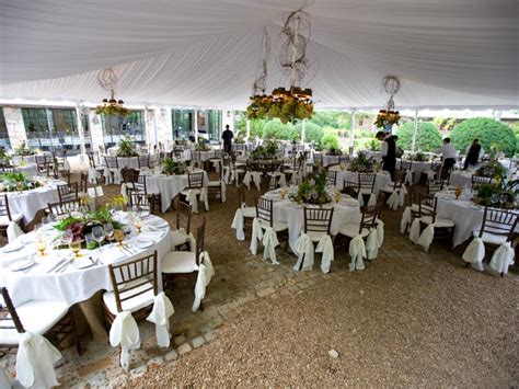 Elegant white rustic wedding | DIY