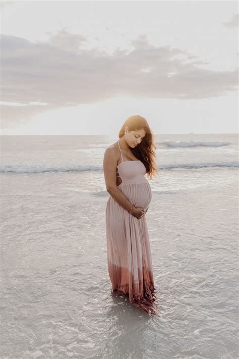 Beach Maternity Photoshoot Detailed Guide Janel Kilnisan