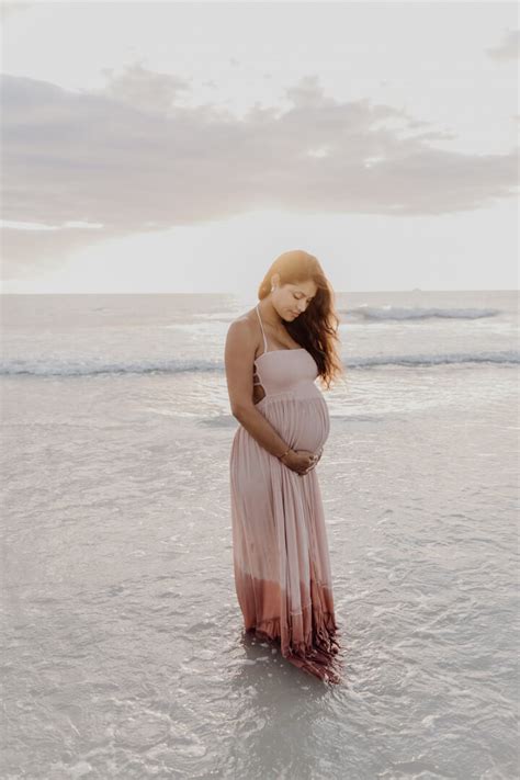 Beach Maternity Photoshoot Detailed Guide Janel Kilnisan Lifestyle Photography