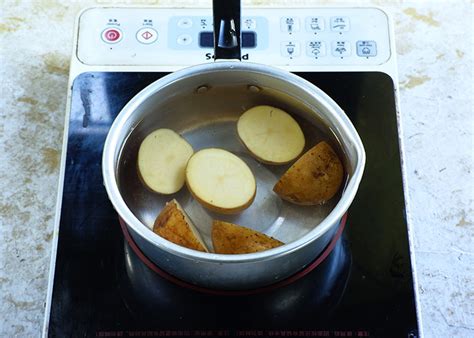 Stir gently to make sure all the potatoes dry out. Ingin Bikin Mashed Potato Sendiri? Ini Dia Cara ...