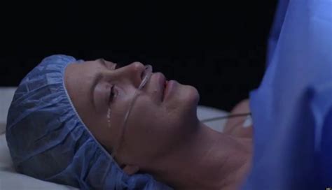 Greys Anatomy Finale Meredith Goes Into Labor And There Are Serious