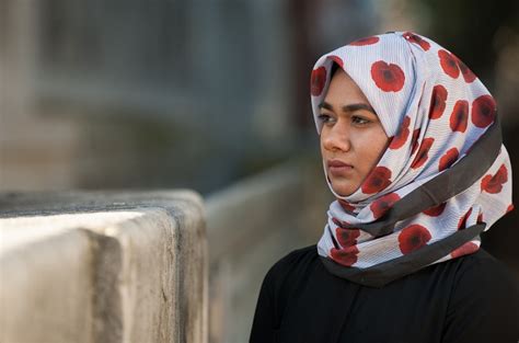 Split Uk Opinion Over Poppy Hijabs Muslim Hijab Al Jazeera
