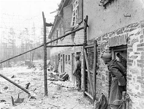 5 Pictures Of The 2nd Infantry Division During The Battle Of The Bulge