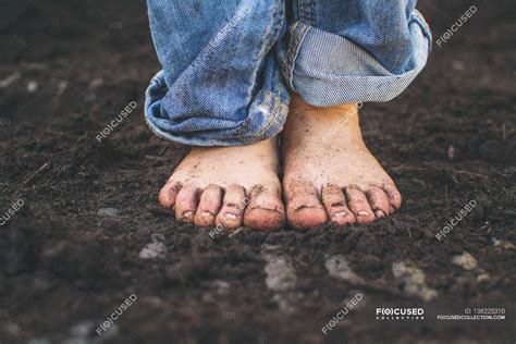 We did not find results for: Boy barefoot dirty feet — Stock Photo | #138225310