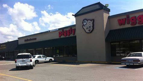 Piggly Wiggly Reopens Its Doors To Customers After Renovations