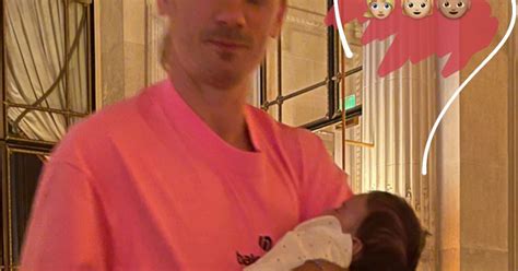 The house and car collection of antoine griezmann is still unknown. Antoine Griezmann et sa fille Alba, mercredi 26 mai 2021 ...