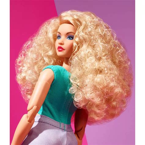 Barbie Signature Looks Doll No 16 Curvy Curly Blonde Hair