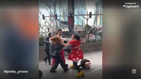 Viral Video Minnie Mouse Security Guard Brawl On Las Vegas Strip