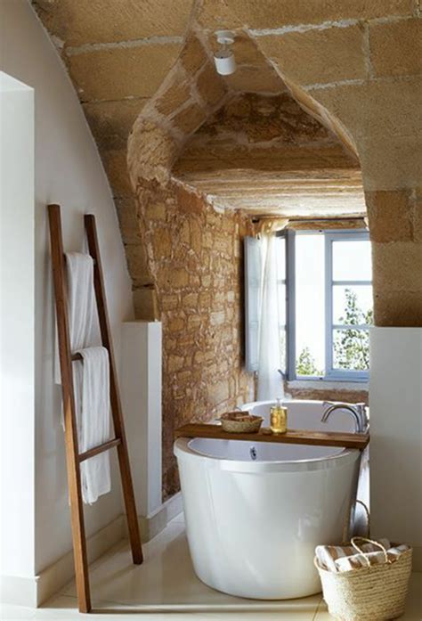 Bien que les mètres carrés soient comptés, la pièce doit mini salle de bains, maxi effet ? Comment aménager une petite salle de bain
