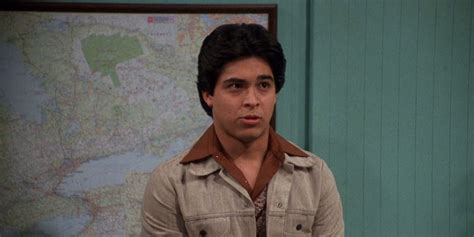 That 70s Shows Wilmer Valderrama Proves Fezs Old Clothes Still Fit