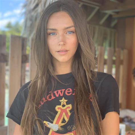 rachel cook rachel beautiful women long hair styles cooking hunt fox girl beauty instagram