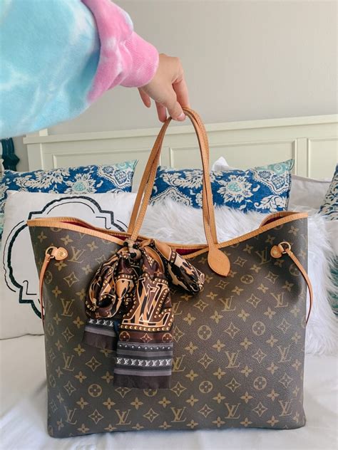 Dawn P. Darnell - Louis Vuitton Neverfull Two Year Review ...